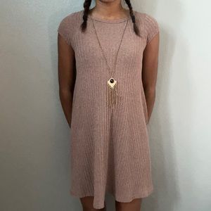 Pinc brown flowy dress with necklace